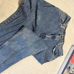 Vintage Women’s Levi's Straight Leg Blue Jeans